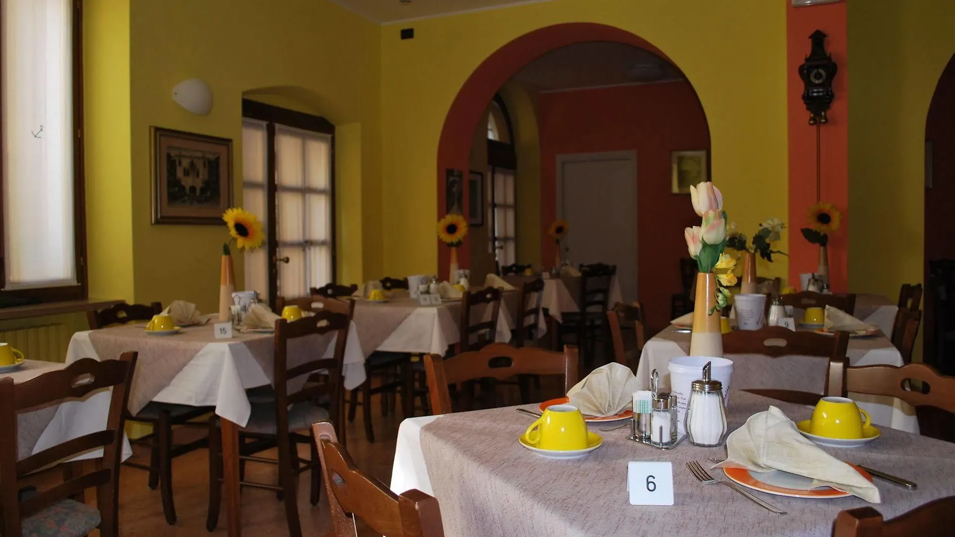 Albergo All'Ancora Lake Garda 2*, Garda (Verona) Italy